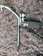 Right Front Footrest & Mount Assy From A 1990 XV1100 Virago 2192 Miles Only