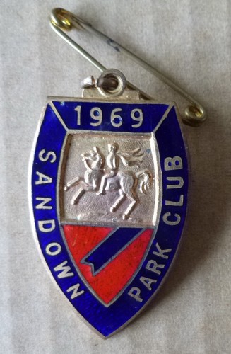 Sandown park club 1969 - 1969, enamel
