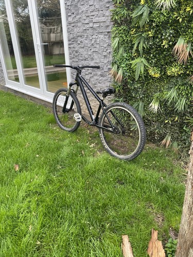Cannondale dirt jumper with - jumper,