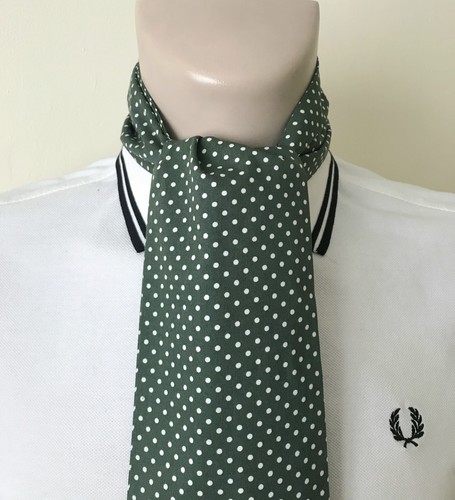 Skinny green white polka - white,