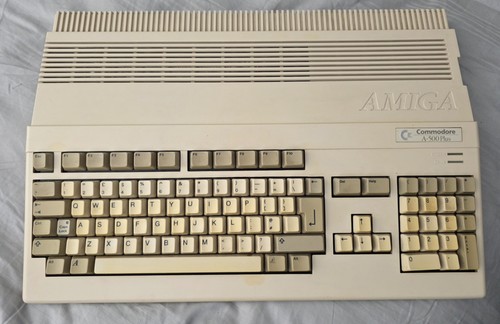 Commodore amiga a500 plus - commodore,