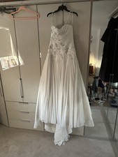  Sweetheart gowns Wedding Dress size 10/12. Bargain!!! RRP £899