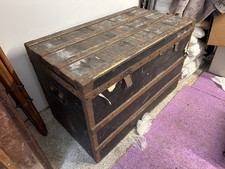 ANTIQUE LOUIS VUITTON TRUNK