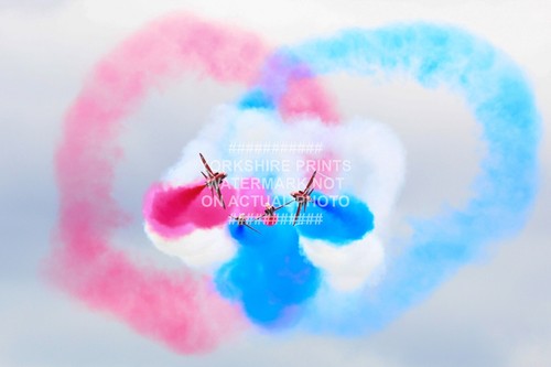 Raf red arrows - red,