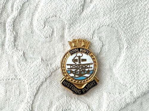 Vintage enamelled badge - vintage,