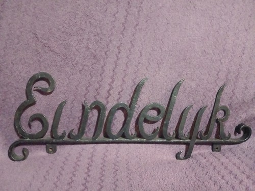 Antique iron eindelijk sign - antique,