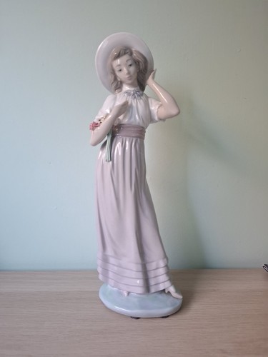 Nao lladro porcelain figurine - lladro,