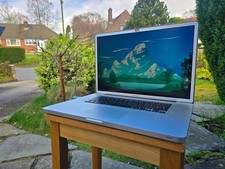 Macbook Pro 17 Inch - Core i7