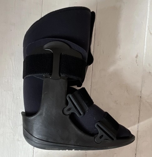 Adjustable orthopaedic walking - adjustable,