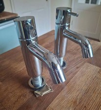 Twin bath taps, quarter turn, very good condition