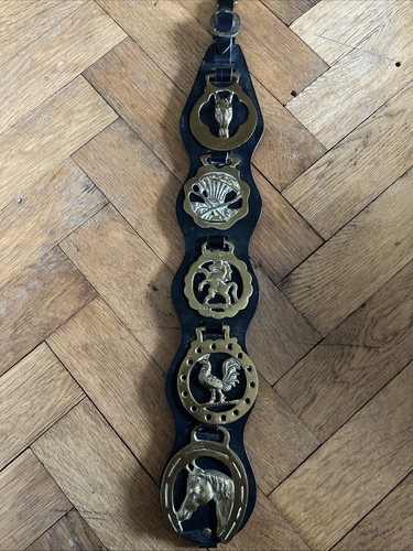 Set vintage horse brass - of,
