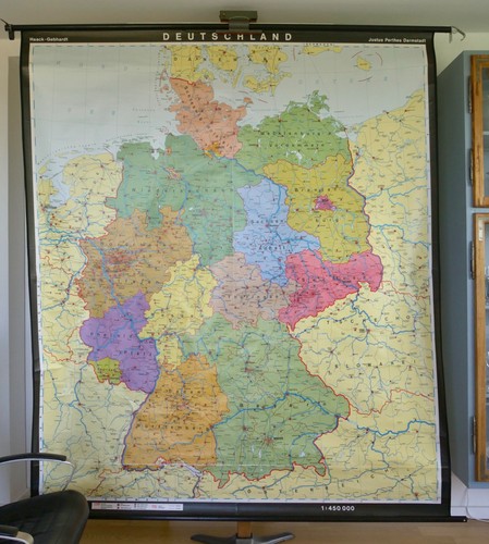 Vintage school wall map - |,