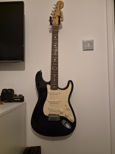 Road worn relic fender squire - worn,