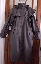 Unisex Highgrove Estate Long Riding Coat Size XL Cape Detachable Hood Leg Straps