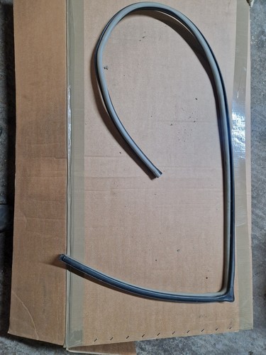 Weatherstrip seal right - seal,