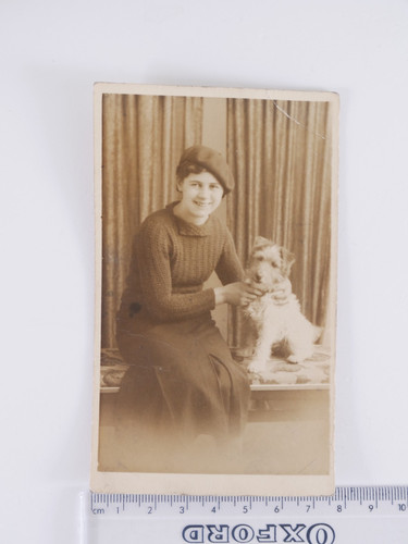 1931 young woman with wire - 1931,