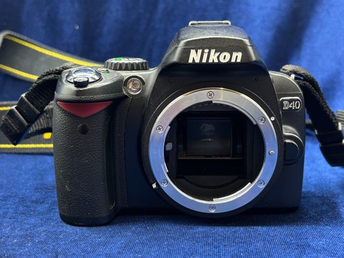 Nikon d40 camera body only - nikon,