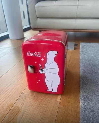 Coca cola mini - fridge, —
