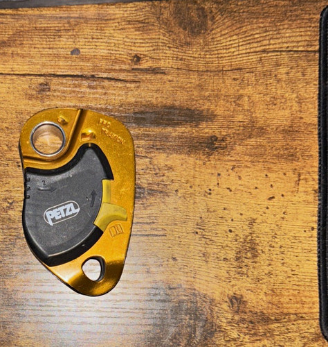 Petzl pro traxion pulley - petzl,
