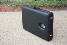 PORTABLE FOLDING MASSAGE BED /