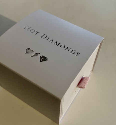 New hot diamonds - new.,