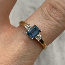 9 ct Gold Ring London Blue