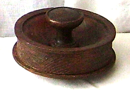 Treen circular tool antique - treen,