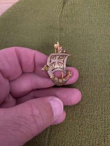 Preowned viking ship brooch - preowned,