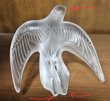 LALIQUE SWALLOW IN FLIGHT (Sold As Seen)