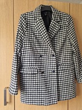 Women's Black and White
