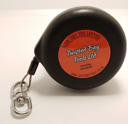 Twisted bay retractable tool - twisted,