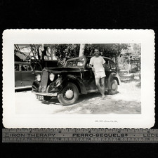 Smiley Guy w 1930s HILLMAN (?)
