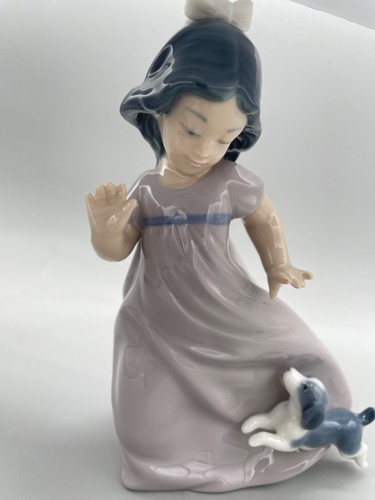 Nao lladro porcelain - by,