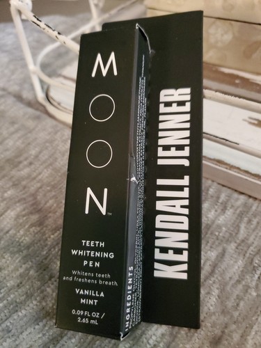 Kendall jenner moon teeth - moon,