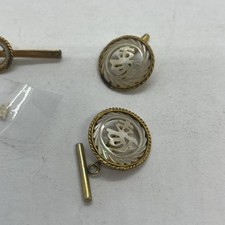 C442 Mother Of Pearl Gold Plated Cuff Links Chinese + Tie Pin (damaged)