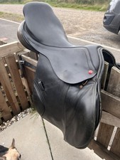 albion  jump saddle 17.5