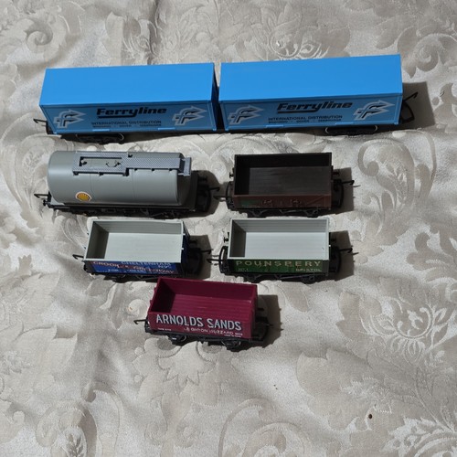 Hornby container wagon - 00,