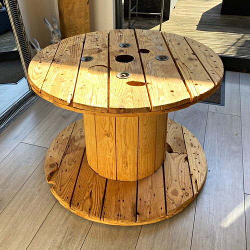 Round wooden cable spool - round,