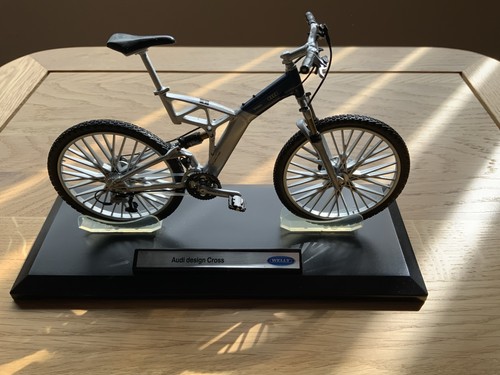 Audi design cross diecast - cross,