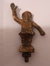 Mascot Barn find Policeman