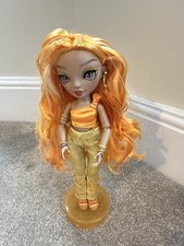 Rainbow High - MEENA FLEUR -