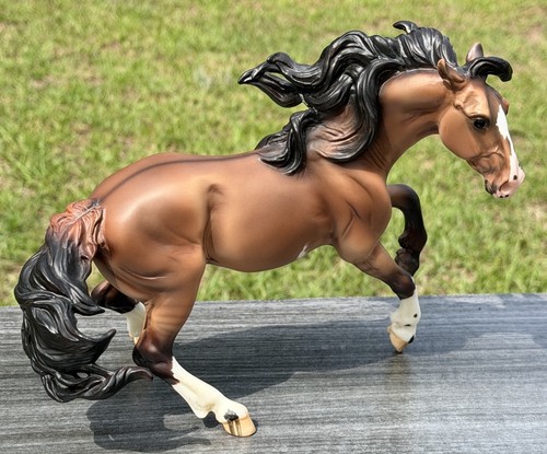 Breyer horse sundance - breyer,