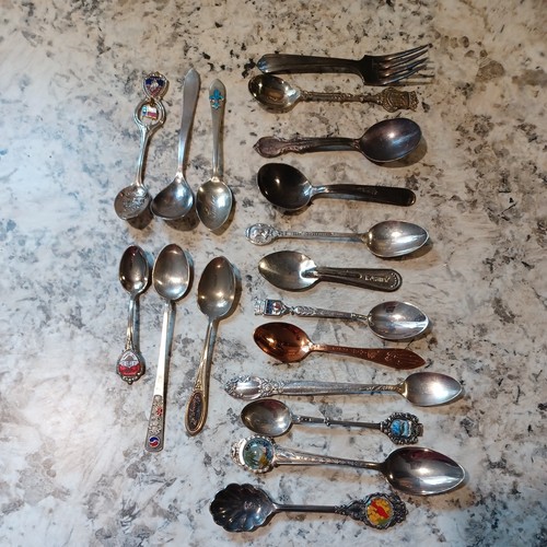 Mixed vintage lot souvenir tea - vintage,