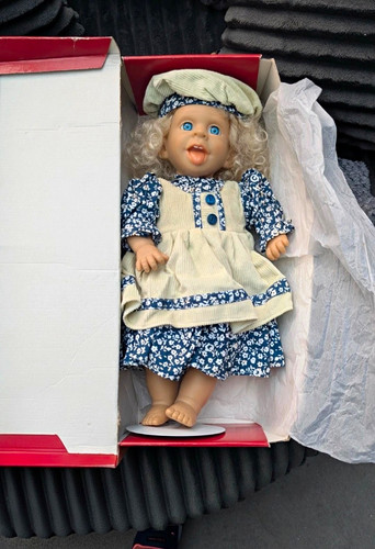 Gloobee collector dolls - collector, real