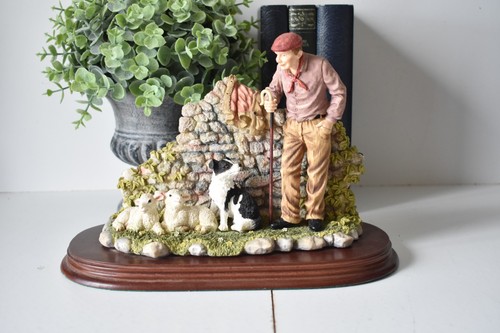 Leonardo figurine sheep border - sheep,