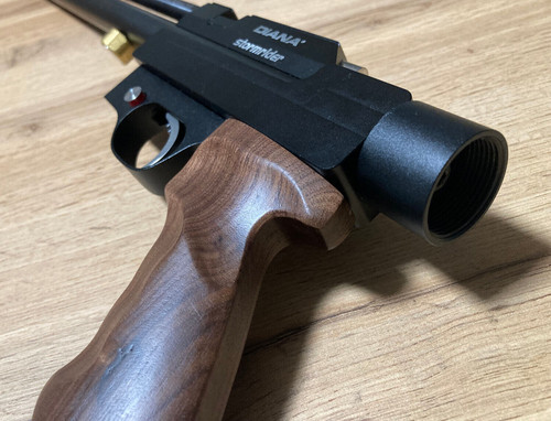 Handle with shoulder rest - handle,