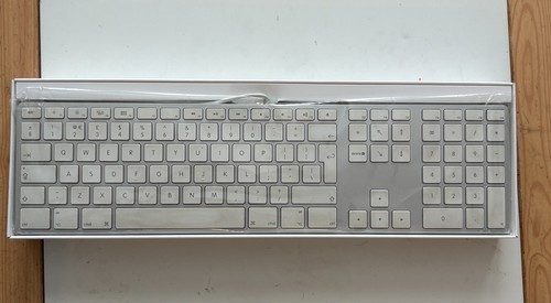 Genuine apple wired keyboard - apple,