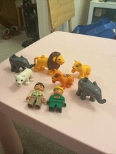 A set of 8 Lego Duplo Zoo