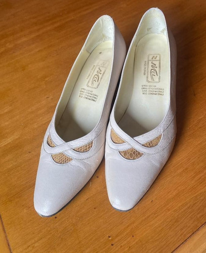 Shoes size cort shoe - 6, ivory