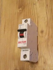 SECTOR SE20B SERIES E 20 AMP